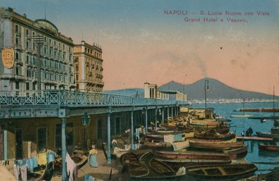 Napoli - näkymä Grand Hotel Santa Lucialle ja Vesuviukselle. Postikortti lähetetty 1913. tekijältä Italian Photographer