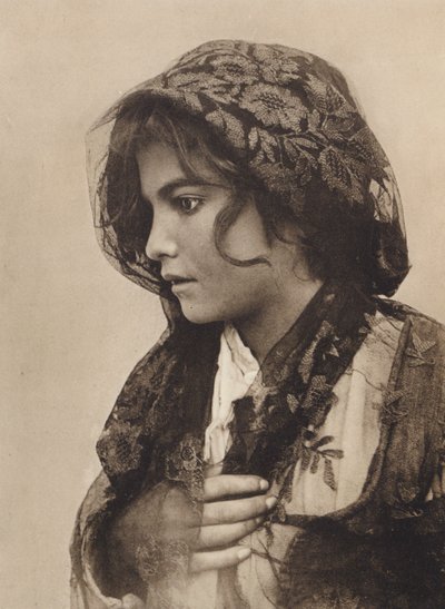 Sicilia / Sisilia: Sisilialainen puku (s/w valokuva) tekijältä Italian Photographer
