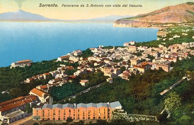 Sorrento, panoraama S Antoniosta ja näkymä Vesuviukselle (värikuva) (värikuva) tekijältä Italian Photographer