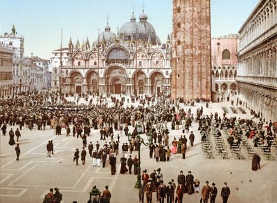 Pyhän Markuksen aukio, Venetsia, 1890-1900 tekijältä Italian Photographer