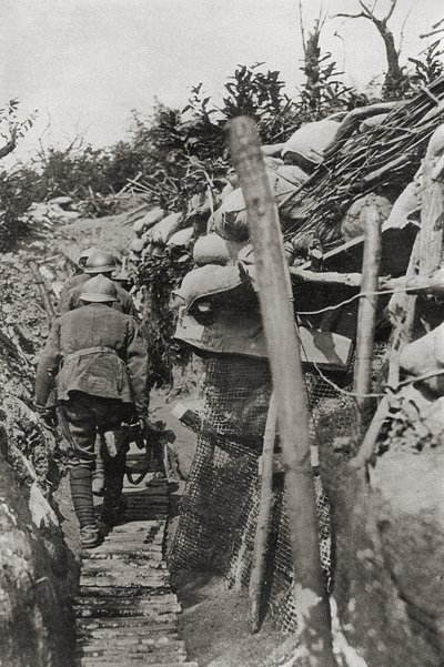 Kulku kaivantojen läpi Mount Podgorassa, Italiassa tekijältä Italian Photographer
