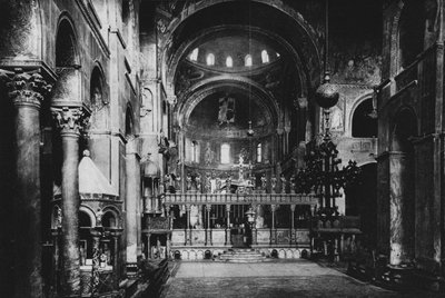 Venetsia, S Marco -kirkko, sisustus (valkoinen kuva) tekijältä Italian Photographer