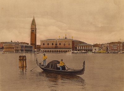 Venetsia / Venetsia: panoraama ja gondoli (värillinen kuva) tekijältä Italian Photographer