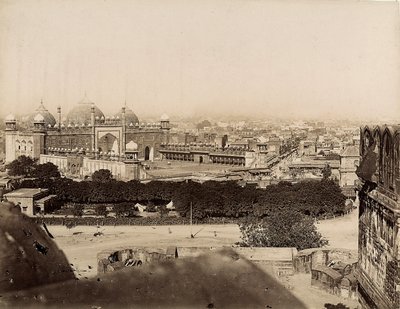 Näkymä Agran kaupunkiin ja Motin moskeijalle (Agran linnoitus), n. 1890 (hopeagelatiiniprintti) tekijältä Italian Photographer