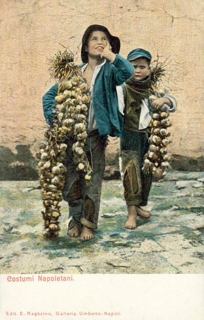Nuoret valkosipulin myyjät, Napoli tekijältä Italian Photographer