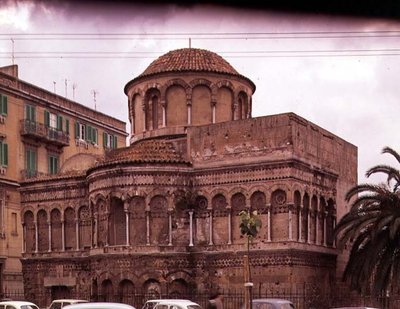 Marian ilmestyksen kirkko (kuva) tekijältä Italian School