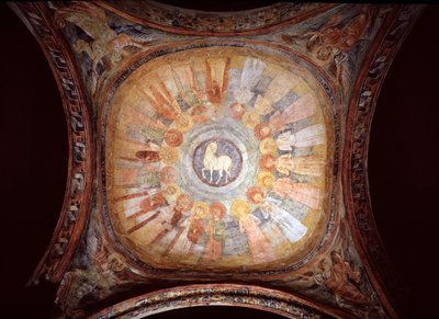 Mystinen lammas pyhien ja enkelien ympäröimänä - Fresco tekijältä Italian School