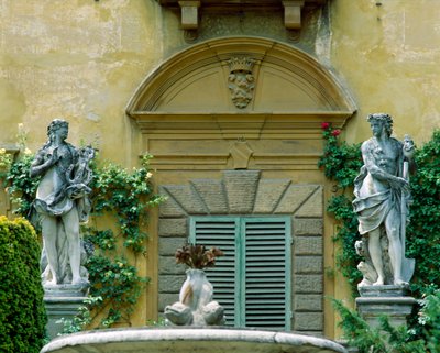Villa la Pietran eteläinen julkisivu tekijältä Italian School