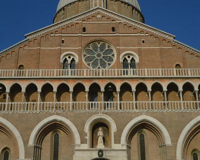 Länsijulkisivu (yksityiskohta) tekijältä Italian School