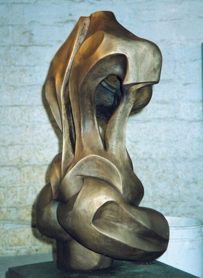 Nainen, 2001 (pronssi) tekijältä Izabella Godlewska de Aranda