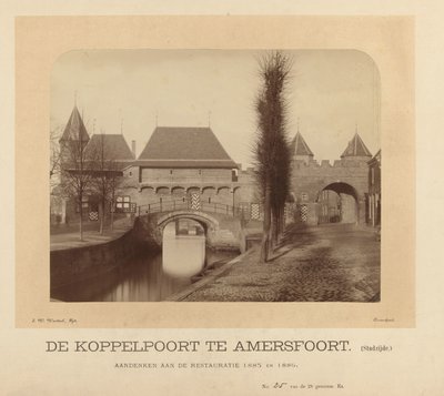 De Koppelpoort Amersfoortissa (kaupungin puoli) (otsikko esineessä) tekijältä J.W. Wentzel