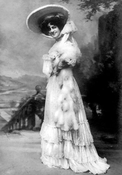 Marie Studholme 1875-1930, englantilainen näyttelijä, 1904. tekijältä J. Beagles and Co.
