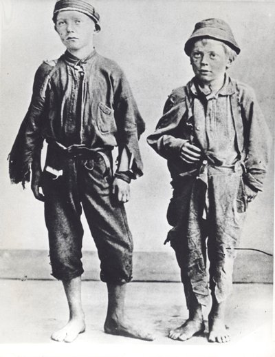 New Yorkin katuarabit, n. 1900 (mv/w kuva) tekijältä Jacob August Riis