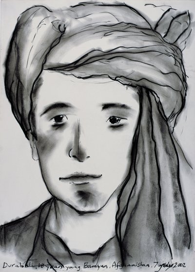 Durabali, 18 vuotta Young, Bamyan, Afganistan, 2002 (hiili paperilla) tekijältä Jacob Sutton