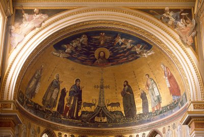 Sisäkuva Pyhän Johanneksen basilikan (San Giovanni in Laterano) apsisista. Jacopo Torritin mosaiikki (toimii noin 1291-1300-luvulla) ja Jacopo da Camerino (toimii noin 1288-1331), jotka edustavat Jerusalem Celesteä. Rooma tekijältä Jacopo Torriti