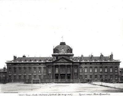 Ecole Militairen julkisivu ja kupoli, rakennettu 1751-73 tekijältä Jacques Ange Gabriel