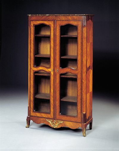 Louis XV kirjahylly (puinen) tekijältä Jacques Birckle