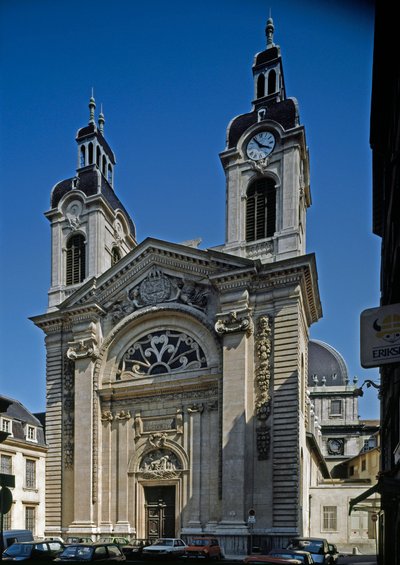Näkymä Hotel Dieun (Hotel-Dieu) kappelille (1100-1200-luku), jonka on suunnitellut arkkitehti Jacques Germain Soufflot (1713-1780). Lyon, Rhone tekijältä Jacques Germain Soufflot