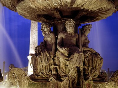 Place de la Concorden suihkulähde Pariisissa. tekijältä Jacques Ignace Hittorff