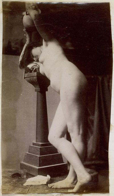 Tutkimus naispuolisesta alastonmallista, vinosti edestä katsottuna, Jacques de Lalaingin työpajassa, esiselvitys pyöreälle suihkulähteelle tekijältä Jacques Lalaing (attributed to)