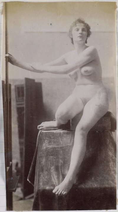 Tutkimus naispuolisesta alastonmallista, istuva ja edestä katsottuna, Jacques de Lalaingin studiossa, esitutkimus Fernand Scriben haudasta Gentin hautausmaalla tekijältä Jacques Lalaing (attributed to)