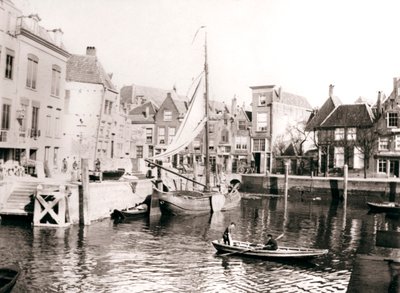 Canal yard, Dordrecht, Alankomaat, 1898. tekijältä James Batkin