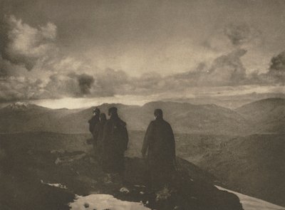 Kameratyö: The Dark Mountains, 1904. tekijältä James Craig Annan