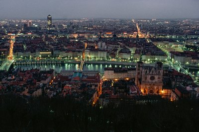 Näkymä Lyoniin Pont de la Feuilliten ja Pont Bonaparten välillä kahdessa vaiheessa..... tekijältä James L Stanfield
