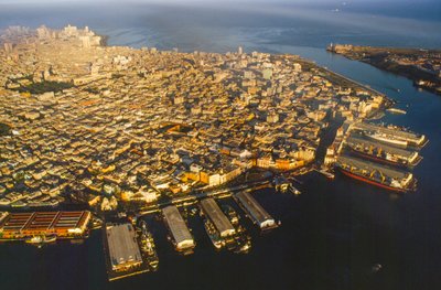 Ilmakuva Vanhasta Havannasta, Havannan satamasta, Canal del Puertosta, Bahia de la Ha... tekijältä James L Stanfield