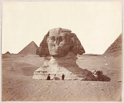 Egypti. Giza. Sfinksi Mykerinoksen pyramidin edustalla tekijältä James Robertson