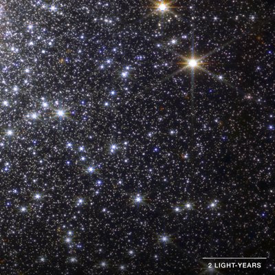 Globular Cluster M92 (NIRCam Detail) tekijältä James Webb Space Telescope (NASA)