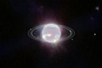 Neptunuksen lähikuva (NIRCam) tekijältä James Webb Space Telescope (NASA)