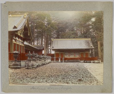 Kauppatalot Tōshō-gūssa, Nikossa, Japanissa (käsinvärinen mustavalkokuva) tekijältä Japanese Photographer