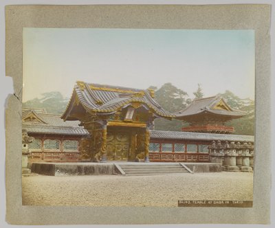 Temppeli Shiba Parkissa, Tokio, Japani (käsinvärinen mustavalkokuva) tekijältä Japanese Photographer
