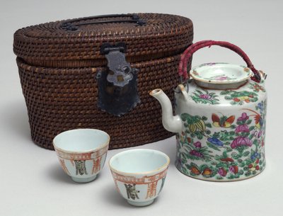 Japanilainen teeastiasto pajulaukulla, n.1850 (posliini) tekijältä Japanese School