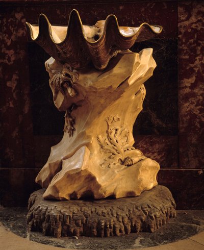Benitier-muotoinen simpukan muoto kalliolle toteuttaja Jean Baptiste Pigalle (1714-1785) 1745 Paris, Church Saint Sulpice. tekijältä Jean Baptiste Pigalle