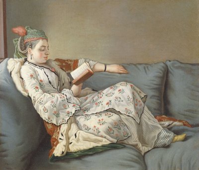 La Sultane Lisant", Nainen turkkilaisasuissa lukemassa sohvalla, tekijältä Jean Étienne Liotard