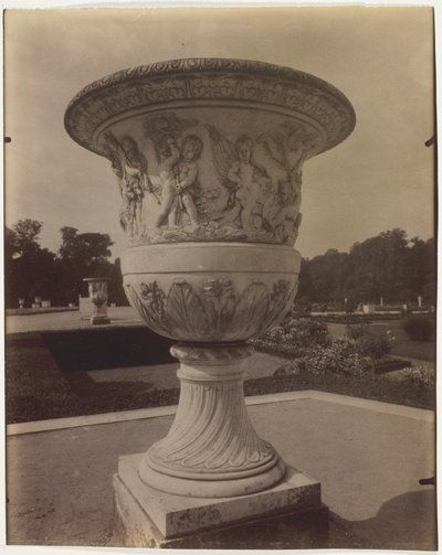 Versailles, maljakko tekijältä Jean Eugène Auguste Atget
