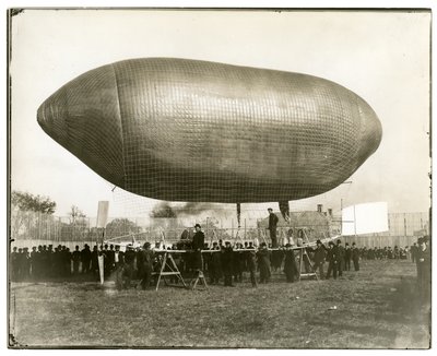 Ilmalaiva "California Arrow" tekijältä Jessie Tarbox Beals