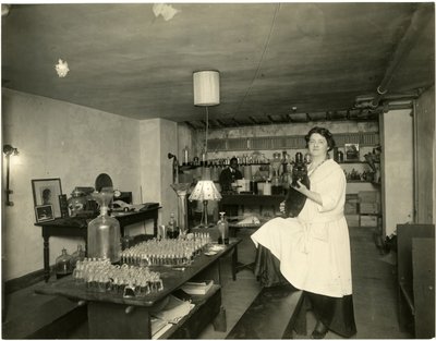Ann Haviland, hajuvesimies, n. 1915-28 tekijältä Jessie Tarbox Beals
