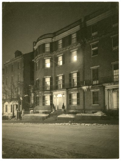 Boston, USA, n. 1902-1910 (gelatiinihopea valokuva) tekijältä Jessie Tarbox Beals
