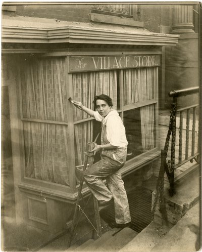 Charlotte Powell, Village Painter, n. 1905-1916 (gelatiinihopea valokuva) tekijältä Jessie Tarbox Beals