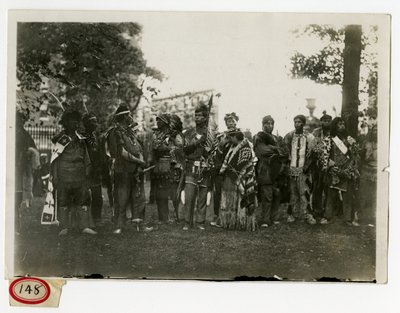 Columbia Lawn Fete, irokeesi-intiaanit tekijältä Jessie Tarbox Beals