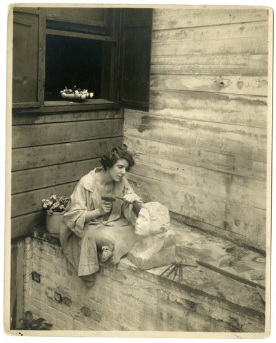 Edith Unger Mad Hatter -teehuoneesta tekijältä Jessie Tarbox Beals