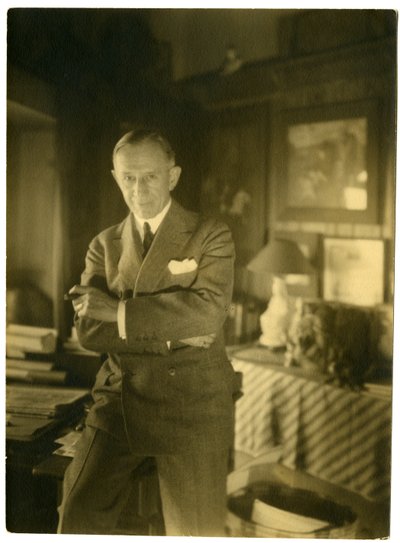 John McCutcheon, sarjakuvapiirtäjä Chicagosta, n. 1905-1940 (gelatiinihopea valokuva) tekijältä Jessie Tarbox Beals