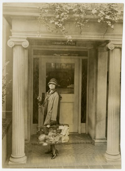 Mabel Herbert Urner, New York, USA, n. 1905-27 (gelatiinihopeakuva) tekijältä Jessie Tarbox Beals