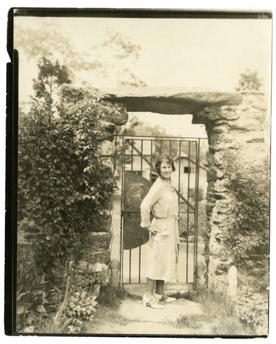 Rouva Ernest Thompson Seton Greenwich Connista, League of American Pen Womenin kansallinen presidentti, joka purjehtii 18. kesäkuuta Field Expeditionin kanssa tutkimaan Amazonin yläjuoksua. tekijältä Jessie Tarbox Beals
