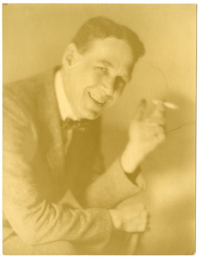 Walter Gelber, n. 1905–1940 tekijältä Jessie Tarbox Beals