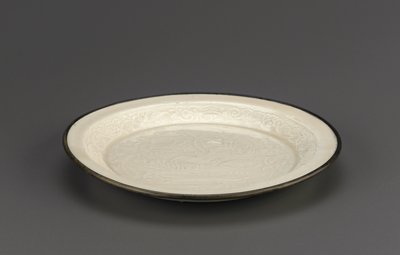Ding-astia, jossa on muotoiltu mandariiniankkojen koristelu, Hebein maakunta, 1100-1300-luku (keraaminen) tekijältä Jin Dynasty Chinese School