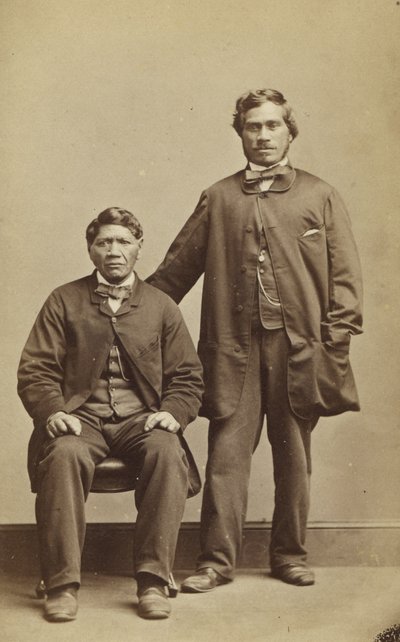 Takerei ja Hapimana, n. 1863 (albumiprintti) tekijältä John Beattie